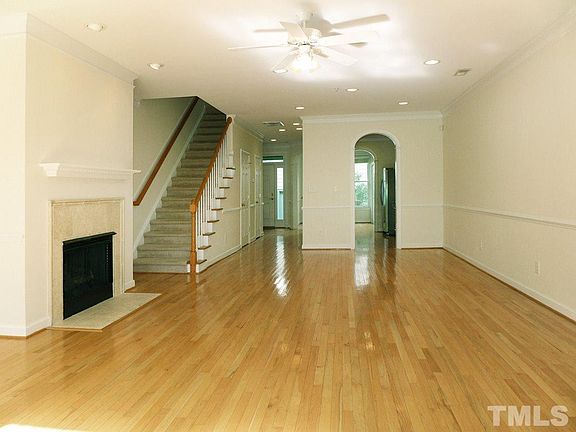 3rd image of 108 Presque Isle Ln #108