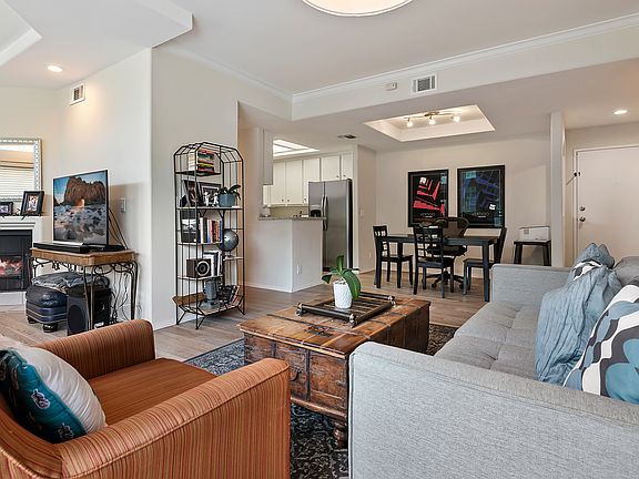 4th image of 4455 Hazeltine Ave APT 106
