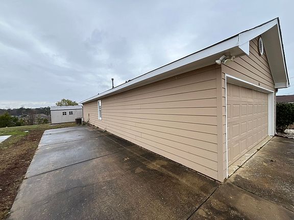 4th image of 165 Sweetwater Dr