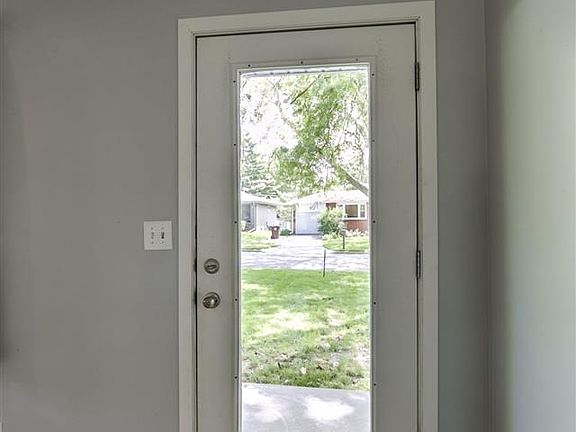 4th image of 2125 S 50th St