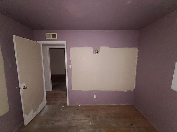 5th image of 603 Valencia Dr SE