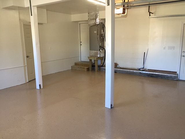 2nd image of 110 Gray Eagle St