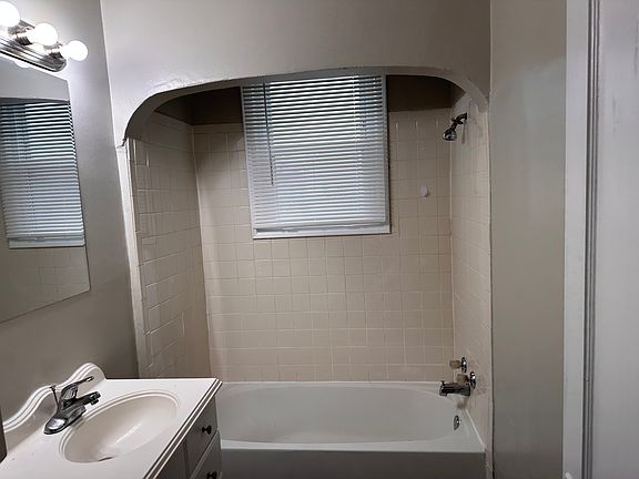 4th image of 2067 Sullivant Ave #2067