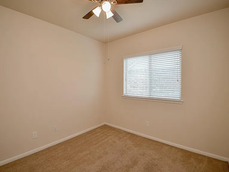 2227 Leonetti Ln — Photo 14
