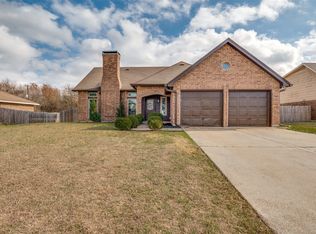 1017 Meadow Creek Dr, Lancaster, TX