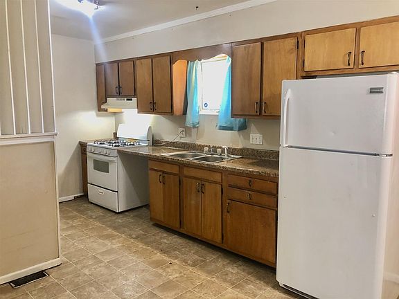 2nd image of 3703 Brentwood Dr