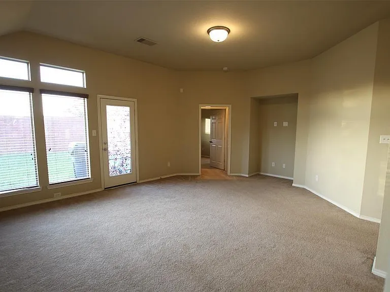 4510 Long Creek Dr — Photo 5