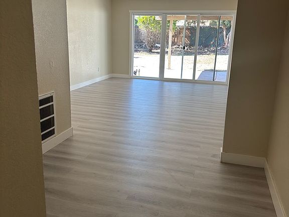 5th image of 17424 Seville Ct