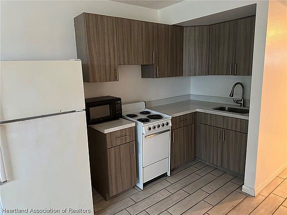 2nd image of 215 Golf Villas Ct NW
