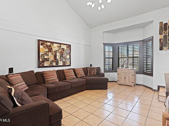 5th image of 1660 Saint James Pl