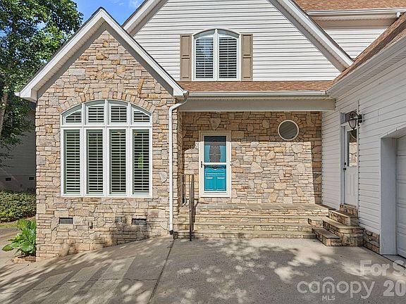 2nd image of 3889 Granite St