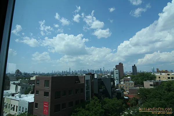 Rented by aptsandlofts.com | media 33