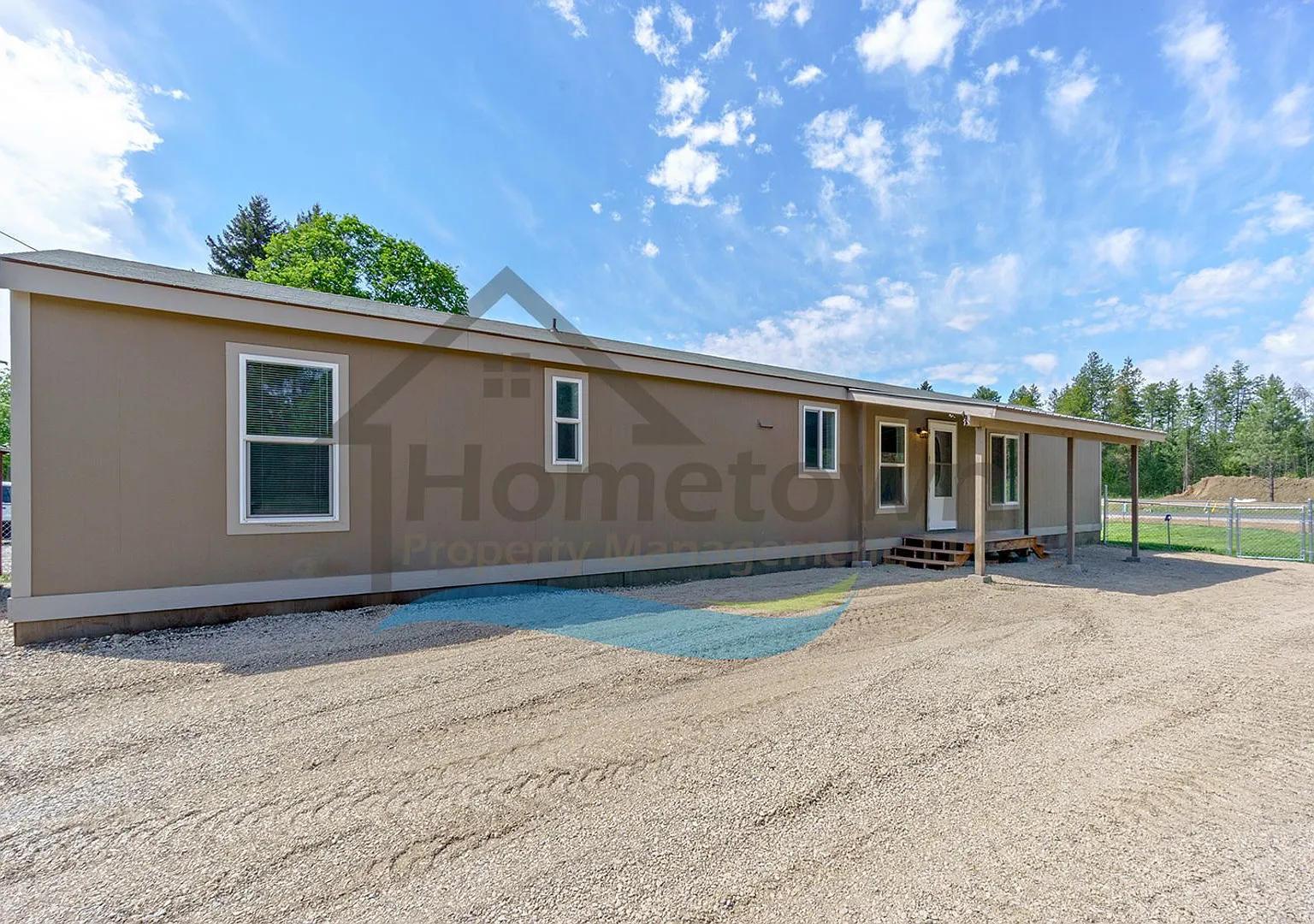 2 Bedroom 2 Bathroom Home with Off-Street Parking Available in Athol! — Photo 1