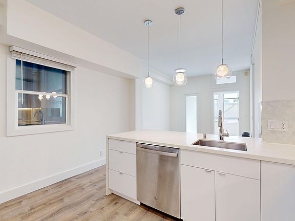 3rd image of 1801 California St #305