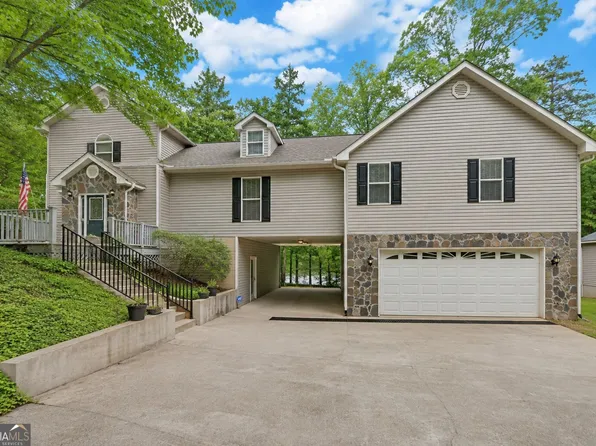 371 Shorewood Cir, Toccoa, GA 30577