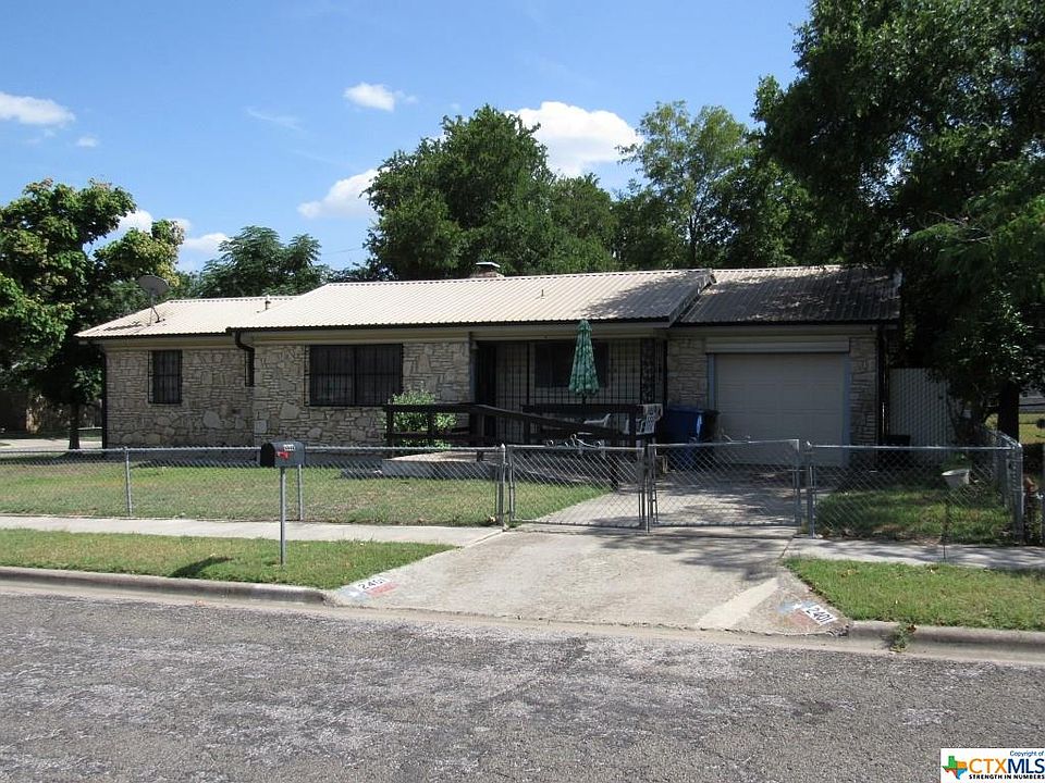 1st image of 2401 Meadow Ln