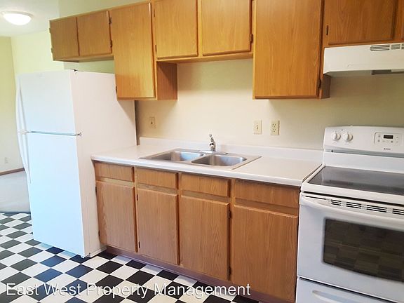 5th image of 226 Pecan Ave APT 210