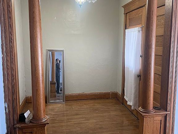 4th image of 2840 McKoon Ave