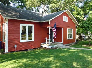 907 10th St, Huntsville, TX 77320