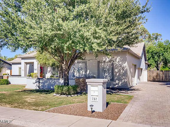 4th image of 757 W Moon Valley Dr