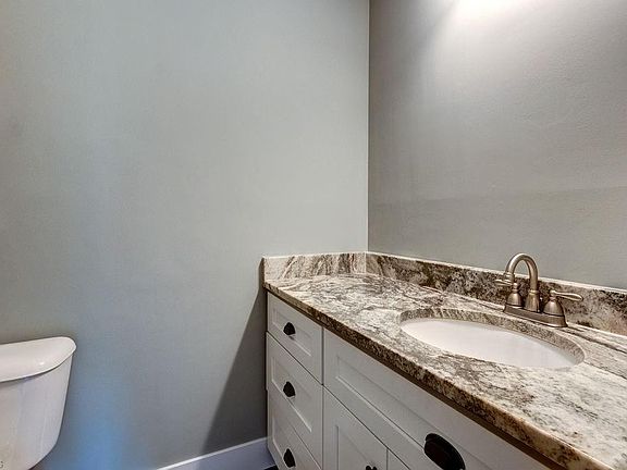 4th image of 6272 Lakewood Ct