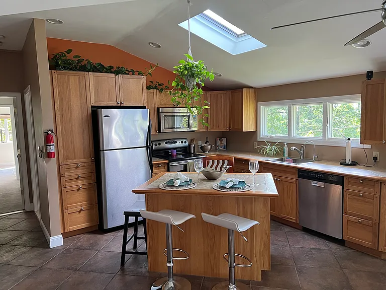 139 W Shore Trl — Photo 2
