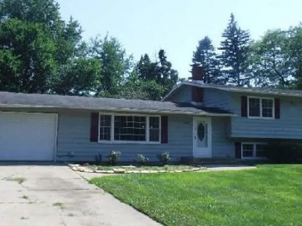 106 Meadow Lark Ln, La Porte, IN 46350