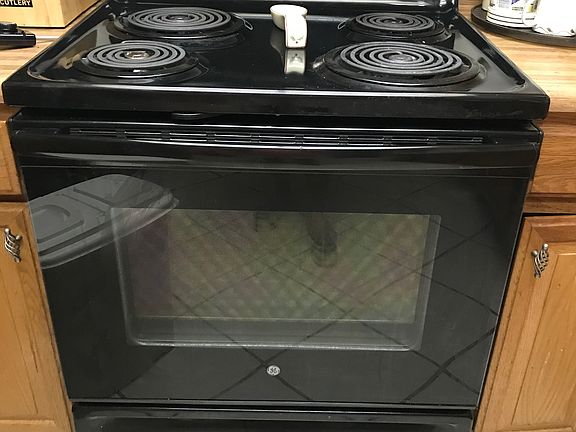 Newer electric range/oven