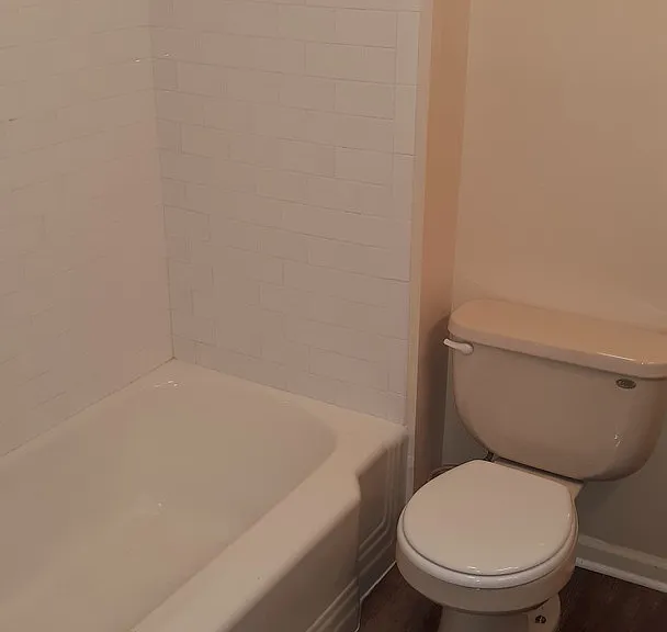 228 W 3rd St #1 — Photo 9