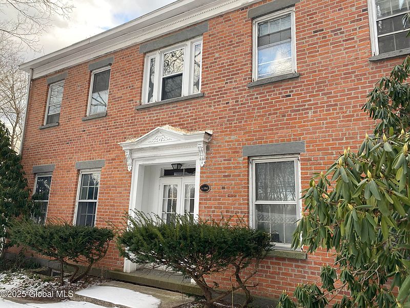 3rd image of 924 New Scotland Road