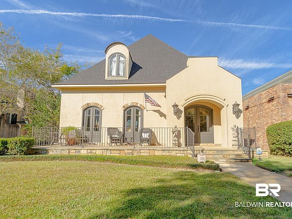 2nd image of 126 Savannah Sq