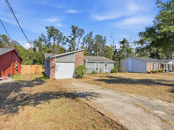 5th image of 2832 Mcarthur Street