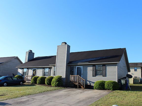 2nd image of 239 Wyndham Cir #A