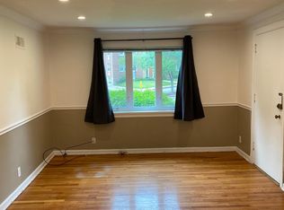8120 Whitburn Dr APT 5, Clayton, MO 63105
