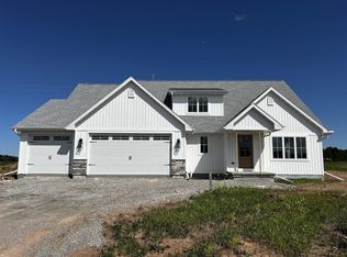 N9354 Dusty Dr, Appleton, WI 54915