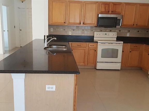 3rd image of 545 Pinehurst Cv