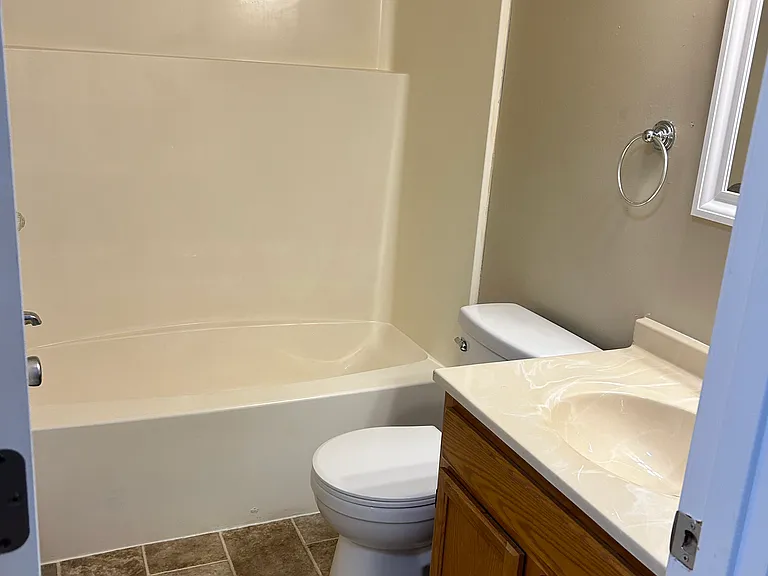 1000 Davis St #1 — Photo 3