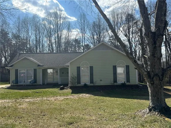 3507 Park Hill Dr, Greensboro, NC 27410