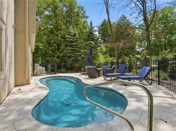 11357 Buena Vista St, Leawood, KS 66211