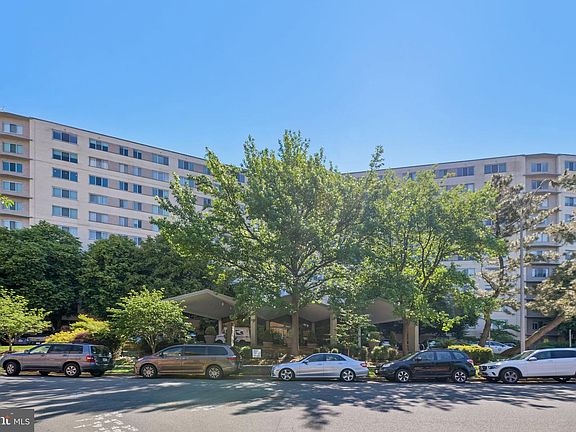 3rd image of 1200 N Nash St APT 1109