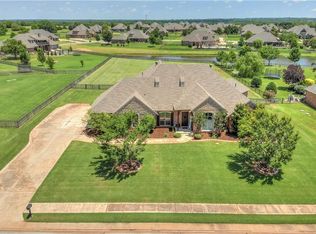 22930 Cove Wood Cir, Edmond, OK 73025