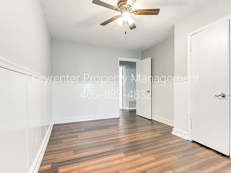 3615 SW 12th St — Photo 11