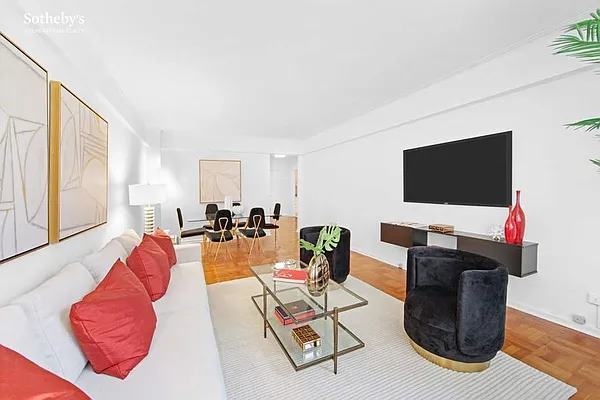 Sold by Sotheby's International Realty | media 3