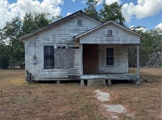 415 W Hamilton St, Cuero, TX 77954