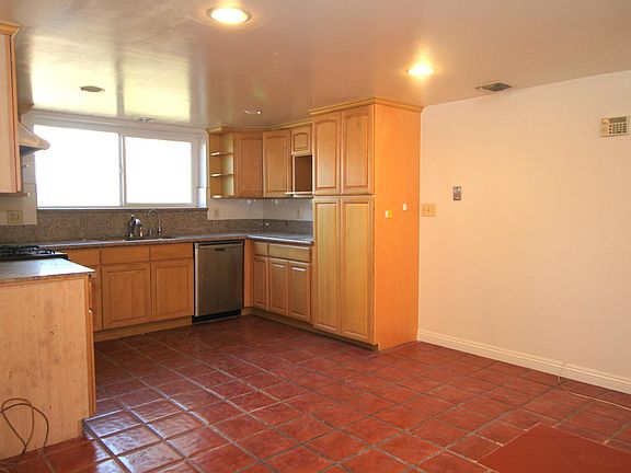 5th image of 1509 Delta Ave