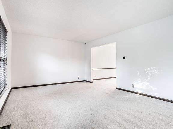 5th image of 8320 Charter Oak Dr