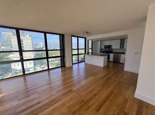 600 NE 36th St APT 821, Miami, FL 33137