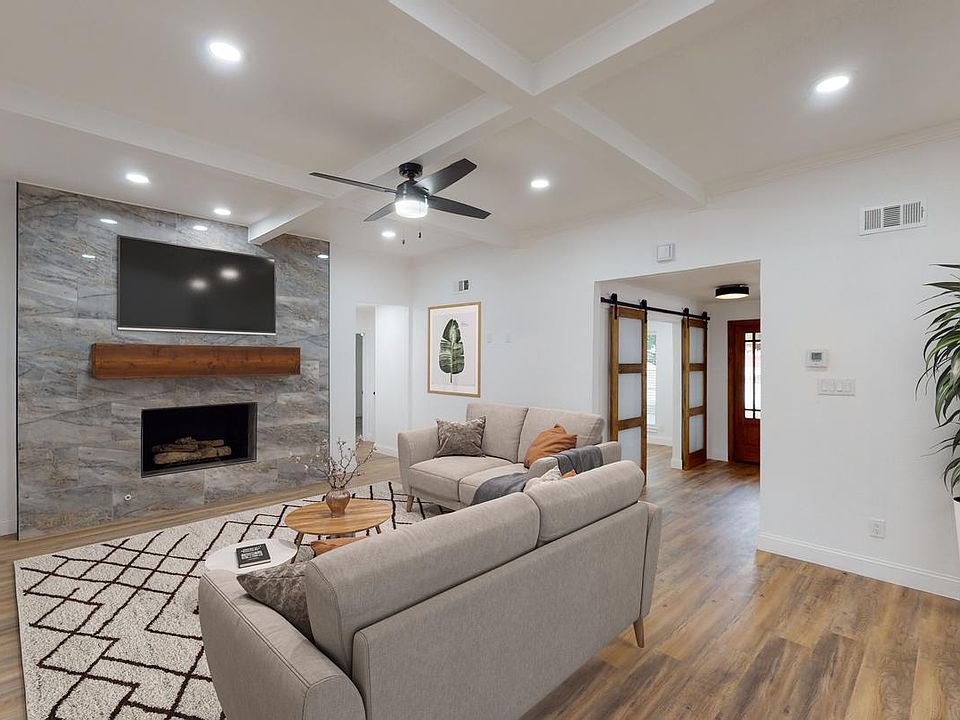 Optionally furnished common areas! Common areas can come beautifully furnished by our in-house design team for an additional fee.