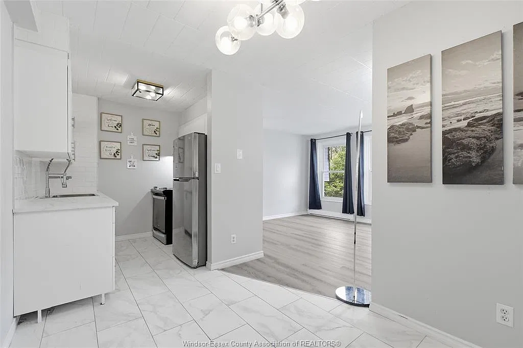 2 bed, 1.0 bath, $1,600 — Photo 3
