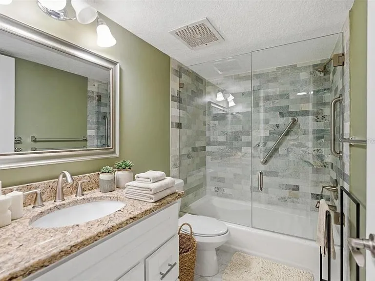 2413 Bayshore Blvd #1004 — Photo 41